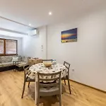 Апартамент E-home *