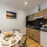 Апартамент E-home *